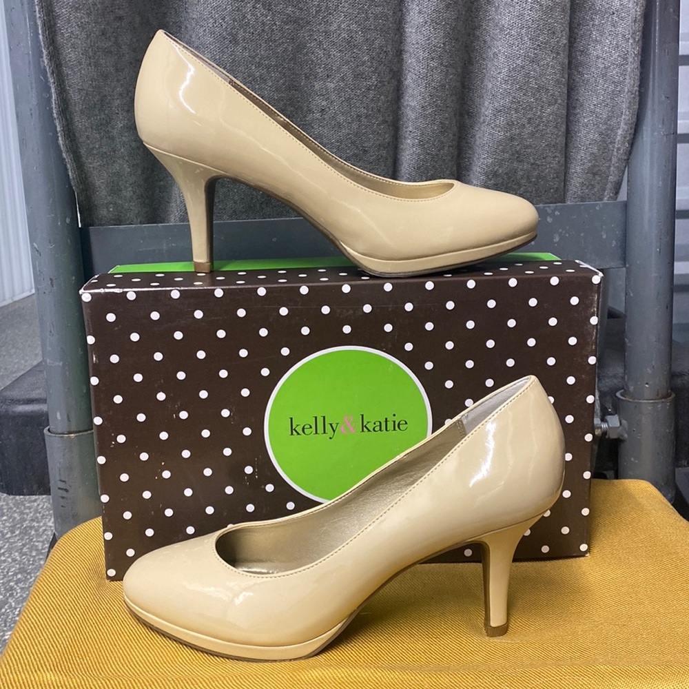Size 8.5 padded Beige Heels